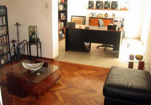 MIRAFLORES.    VENDO LINDO  DEPARTAMENTO CON  2 COCHERAS.