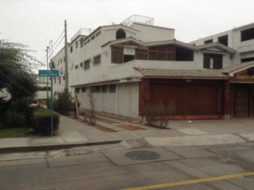 Venta de Casa como Terreno en San Borja