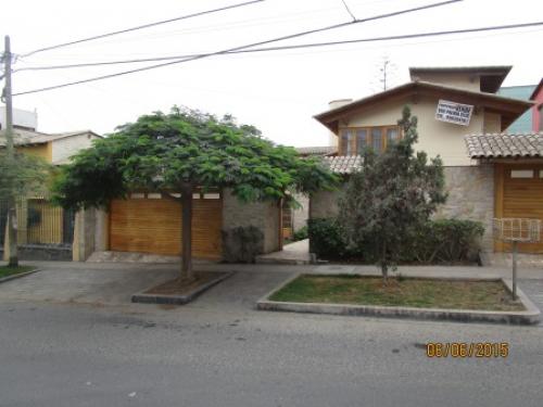 VENTA DE CASA AMOBLADA  URB. LAS LOMAS DE LA MOLINA VIEJA 