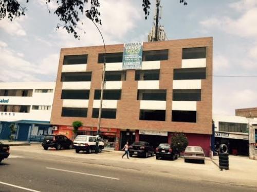 EDIFICIO COMERCIAL DE 5 PISOS CON LOCALES MULTIUSOS.