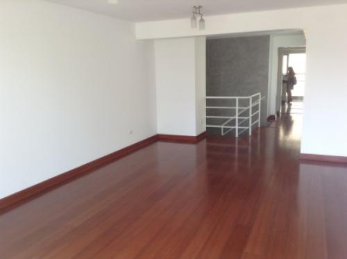 VENTA DE DEPARTAMENTO DÚPLEX  EN CALLE BERLÍN  MIRAFLORES