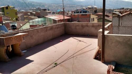 CASA EN URB. SANTA ROSA