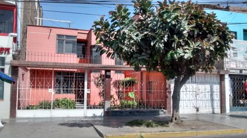Excelente CASA COMERCIAL en Av. América Sur - Trujillo