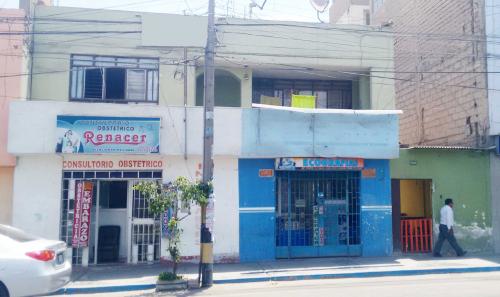 ¡Oportunidad! Zona Comercial - Venta Casa 2 pisos Av. Pinto #1128 a pasos de la Feria 