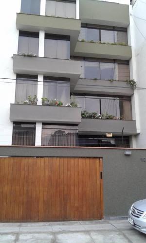  Vendo Departamento en Tambo de Monterrico Terraza Frente a parque