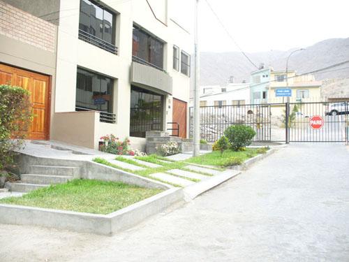 AV. LA MOLINA CDRA.40,  ALQUILO DPTO. EN 1ER.PISO, 140 M2.