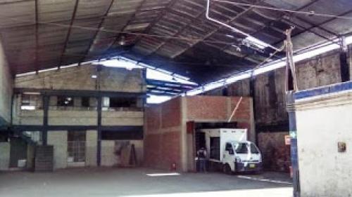 LOCAL INDUSTRIAL EN ALQUILER EN ATE 1,000m2, ZONIFICACION I-1