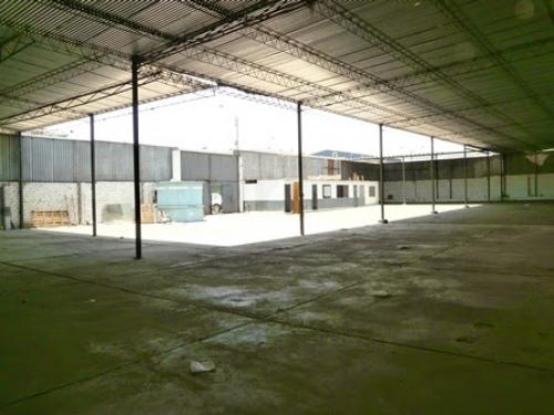 LOCAL EN ALQUILER 1350m2 EN PARQUE INDUSTRIAL DE AV. COLONIAL