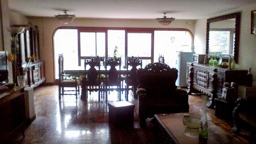 CASA EN VENTA COMO TERRENO EN CHACARILLA, A PRECIO DE OCASION