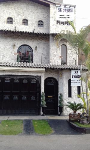 CASA EN SURCO - URB STA ROSA