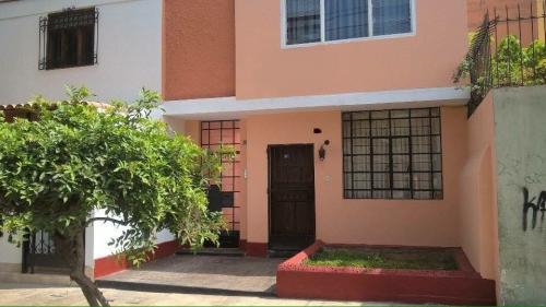 Remate de casa de 2 plantas en San Miguel