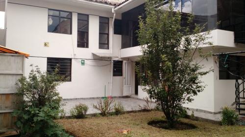 CASA URB. MAGISTERIO