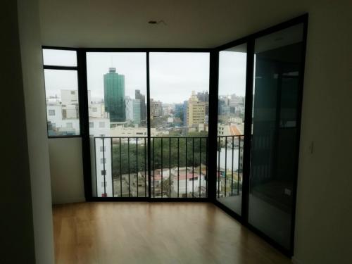 ALQUILER DE DEPARTAMENTO DE ESTRENO  EN MUY BUENA ZONA