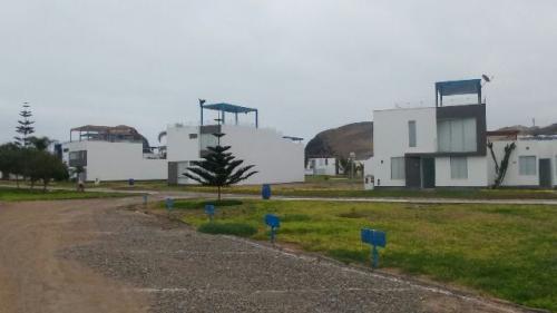 Venta de Terreno en Condominio Farallones - Asia