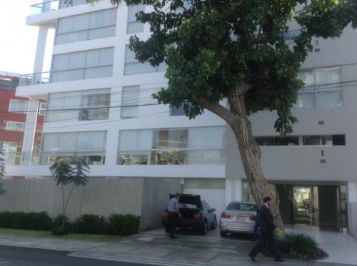 Alquiler de Espectacular Departamento en Av. El Rosario - San Isidro