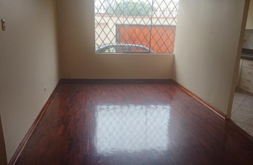 Alquilo OFICINA en San Borja 1º Piso 9 Ambientes grandes US$1500
