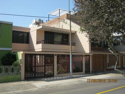 SE VENDE CASA  SAN MIGUEL MARANGA FRENTE PARQUE