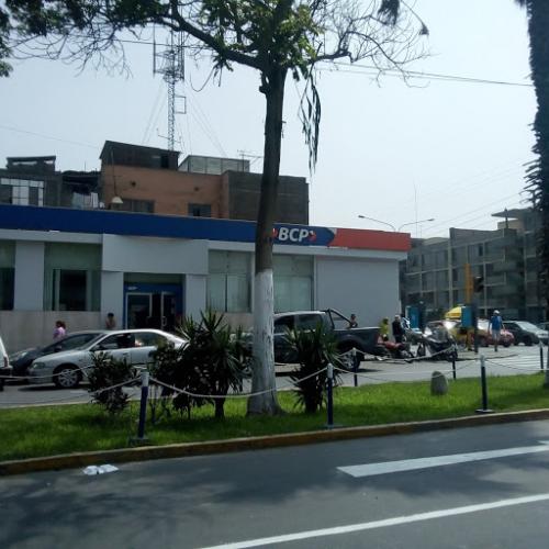 RIMAC, URB. VENTURA  ROSSI - REMATO FINCA COMO TERRENO 