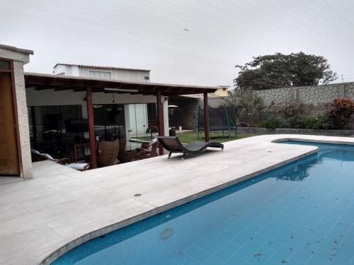 CASA CON PISCINA DE 1000M2 LA MOLINA