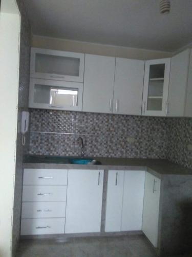 CARABAYLLO,  SANTO DOMINGO  – VENDO  DPTO. DE ESTRENO