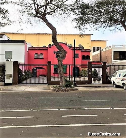 VENDO CASA EN AVENIDA DOS DE MAYO, SAN ISIDRO