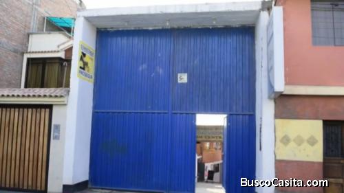 VENDO TERRENO MIRAFLORES PARTE BAJA 720 METROS DOBLE FACHADA