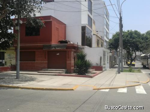 Excelente local comercial en esquina