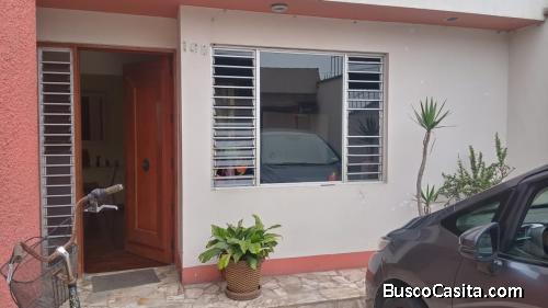 Alquilo amplia casa como vlocal comercial