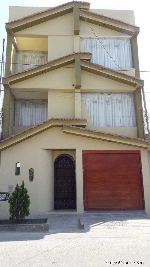 Se Vende Casa de 3 plantas en la Urb. Las Casuarinas en la ciudad de Ica