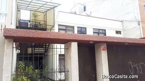 Linda casa en zona residencial de Surco