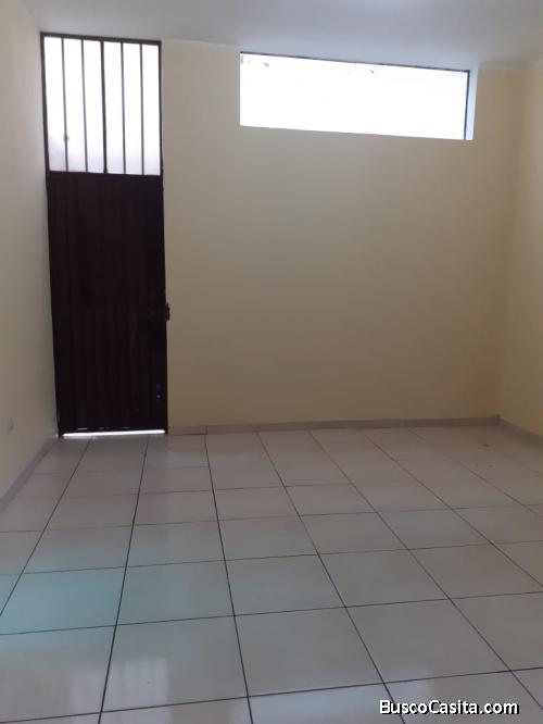 ALQUILER DE LOCAL COMERCIAL + 1 BAÑO + PATIO + TRASTIENDA (COCINA) HUANCAYO - SAN ANTONIO)