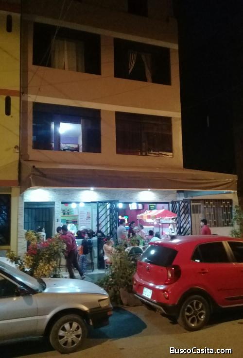 Edificio con local comercial y departamentos Santa anita