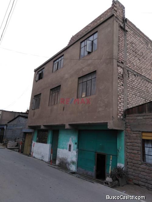 Ocasión Se Vende Edificio Industrial 454m2, en Urb. Panamericana Norte, Av. Gerardo Unger.