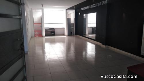 ????????ALQUILO AMPLIO LOCAL COMERCIAL 2° Y 3° PISOS , EN URB MONSERRATE 