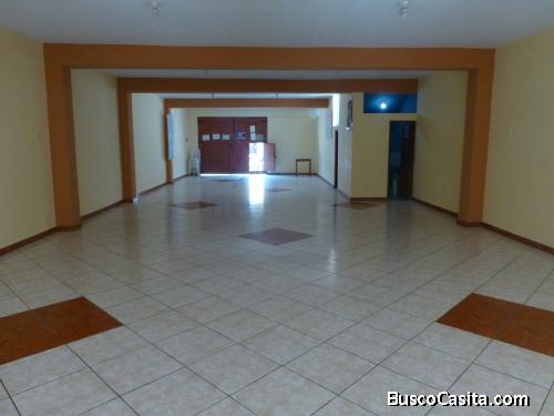 ALQUILO AMPLIO LOCAL cerca al centro de CHIMBOTE. 