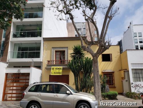 VENTA de casa en MIRAFLORES, A.T: 300m2