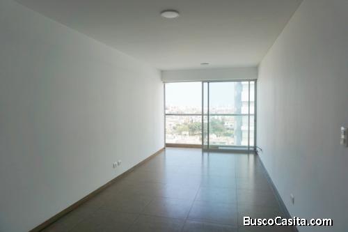 SE ALQUILA AMPLIO DEPARTAMENTO