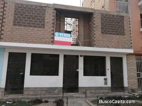 Venta de Casa como Terreno en SMP