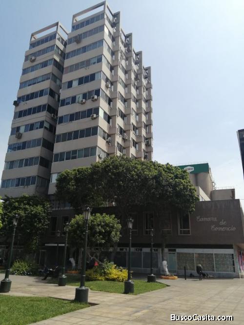 Amplia oficina duplex en venta, en el edificio de la Cámara de Comercio de Callao