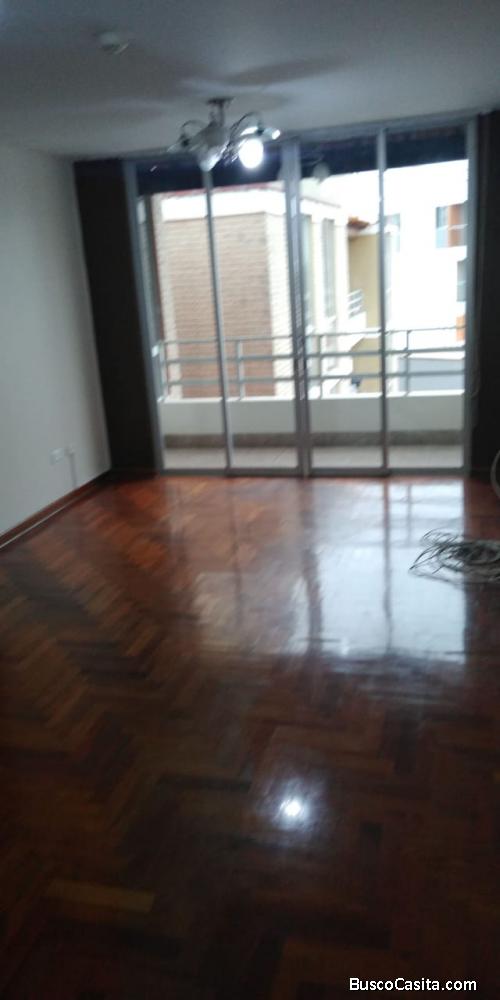 Alquilo departamento en surco