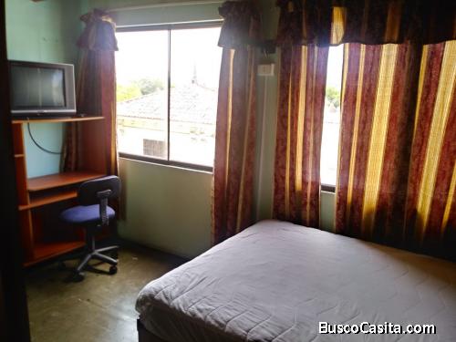 ALQUILO HABITACION EN MIRAFLORES 