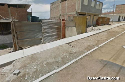 Terreno de 180m2 6ml de frente y 18ml laterales, zona urbana con servicios básicos.