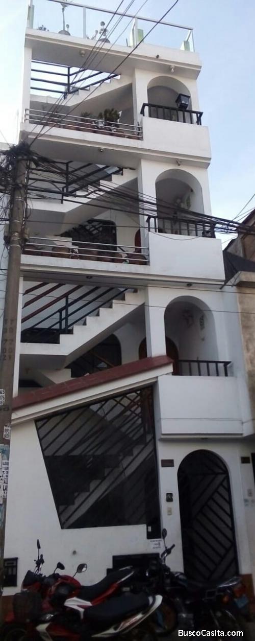 VENTA DE LINDA CASA DE 5 PISOS EN SMP