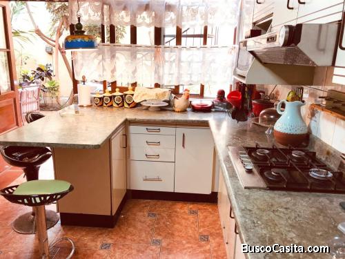 HERMOSA CASA tipo Campestre en SURCO