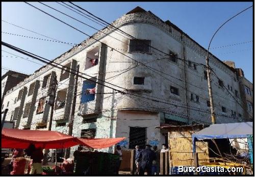 VENTA DE LOCAL COMERCIAL 3 PISOS EN ZONA COMERCIAL DE LA VICTORIA