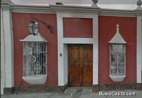 CASA EN PLENO CENTRO HISTORICO – Jr. AYACUCHO - TRUJILLO