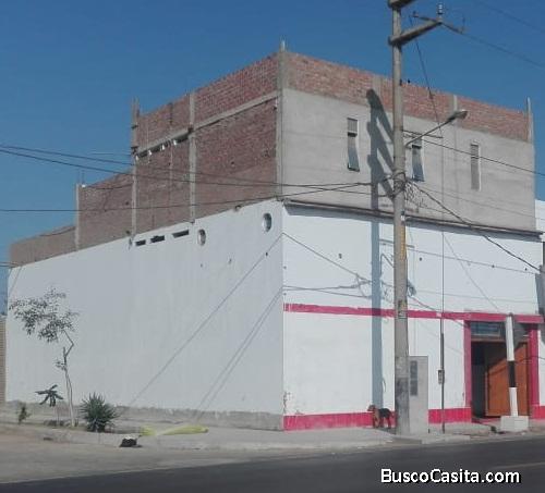 AMPLIA CASA DE 2 PISOS - URB. SAN PEDRO - VISTA ALEGRE 