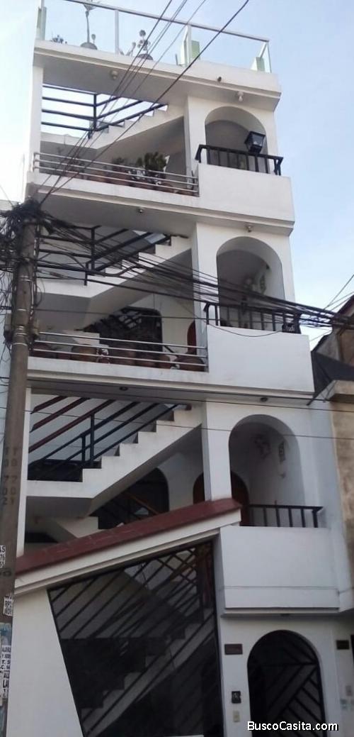 VENTA DE LINDA CASA DE 5 PISOS EN SMP