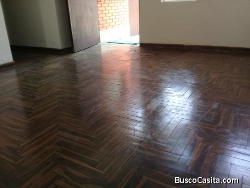 DPTO CON COCHERA, TERRAZA Y JARDIN 1250 + 800 garantia 100m2