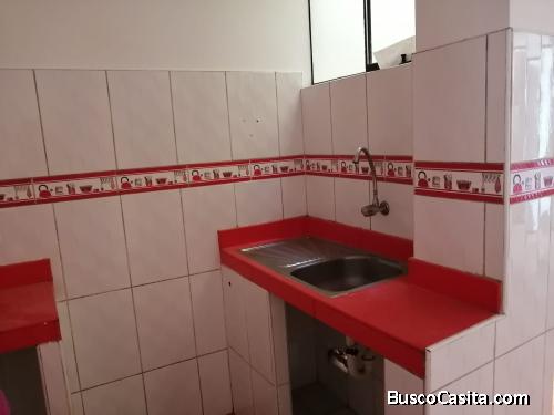 Minidepartamento con una habitación